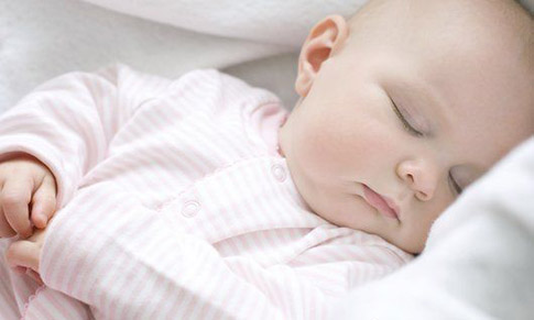Các cách giúp giải quyết việc khó ngủ của bé